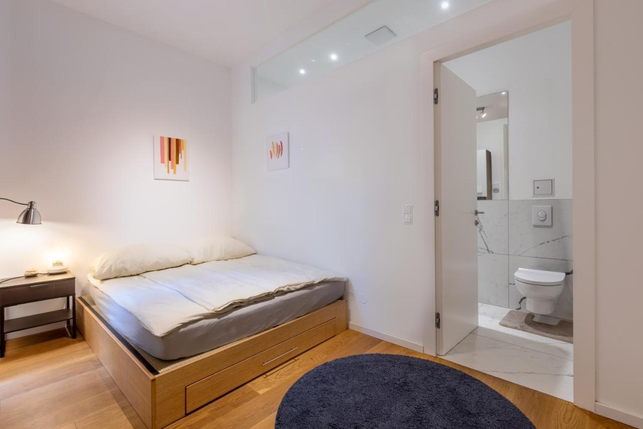 Cozy Apartment, 2 Private Terraces, 8 Min To City Center Wina Bagian luar foto