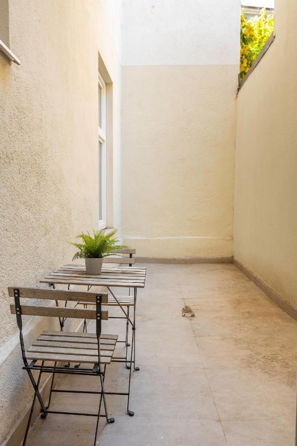 Cozy Apartment, 2 Private Terraces, 8 Min To City Center Wina Bagian luar foto